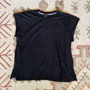 AYR - Set of 2 - Black & White - T-Shirts